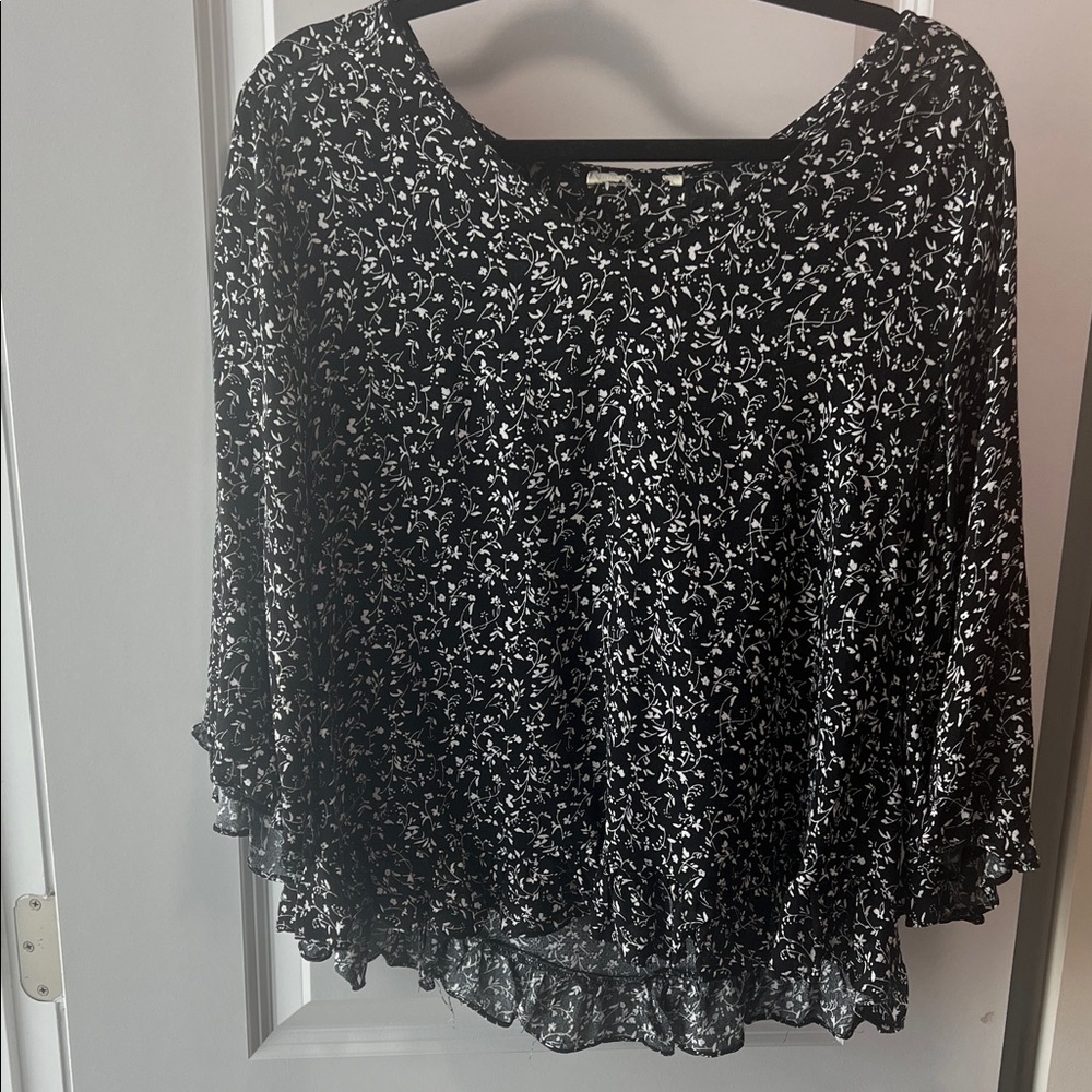 Black and White Floral Women's Top